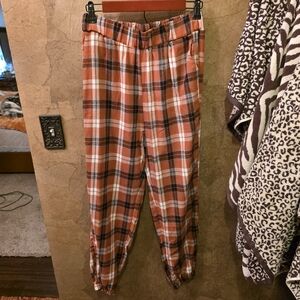 ROMWE Women's Checkered Joggers in Orange and Black